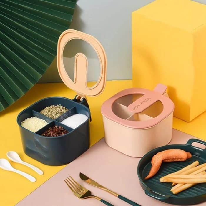 4 In 1 Partition Kitchen Seasoning Spice Box with Spoons random color